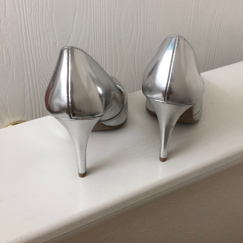 Silver heels - Picture 3 of 4